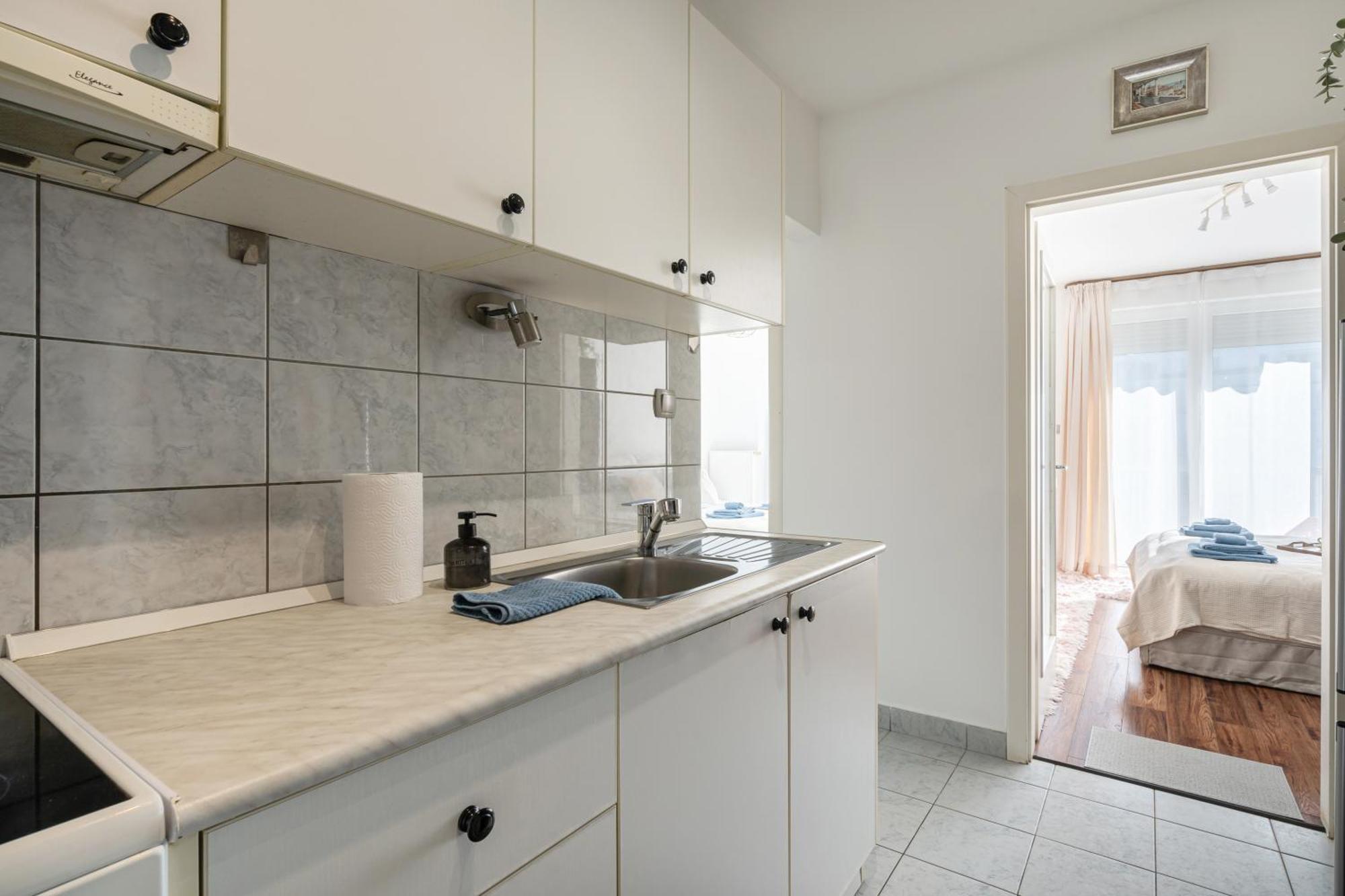 Molly's - 2 Bdrms, Terrace, Parking * Budapest