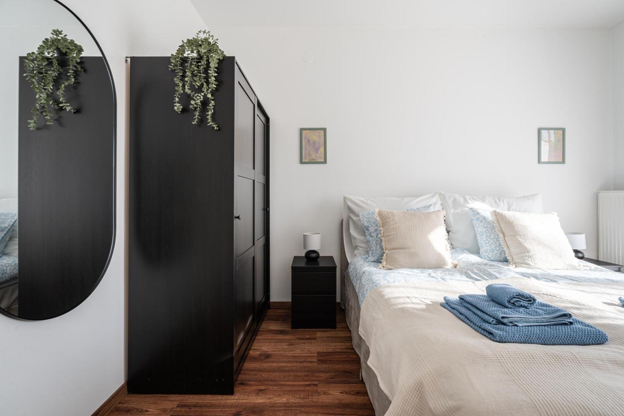 Molly's - 2 Bdrms, Terrace, Parking *