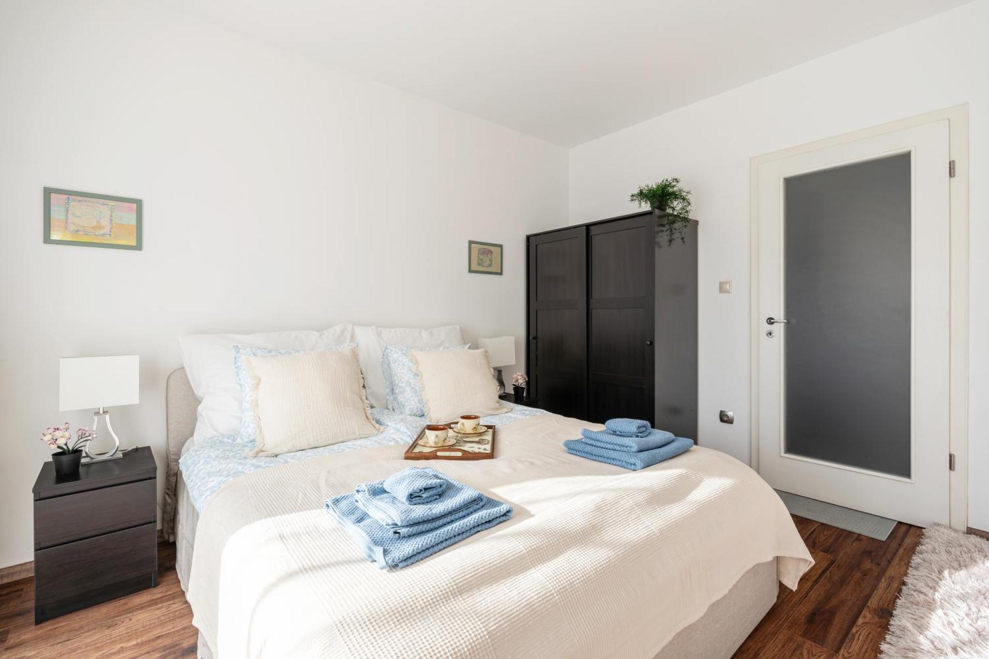 Molly's - 2 Bdrms, Terrace, Parking Apartment *