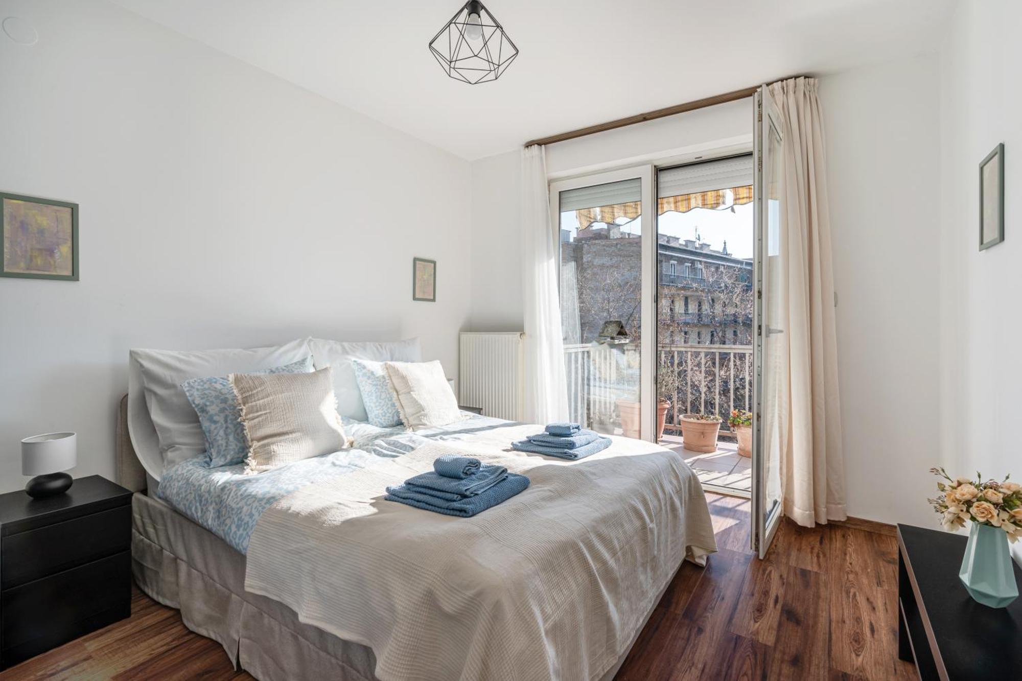 Apartment Molly's - 2 Bdrms, Terrace, Parking Budapest